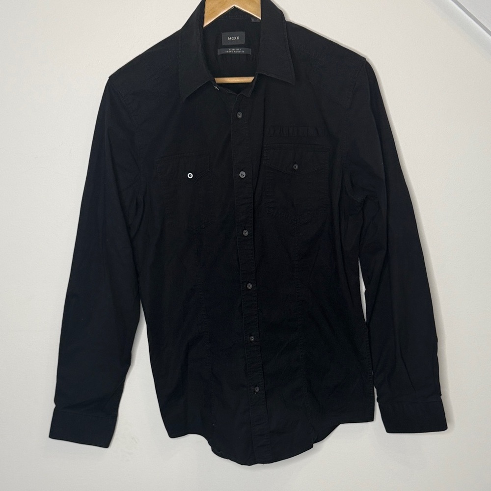 Mexx Men's Black Long-Sleeve Casual Button-Down Semi-Slim Fit.